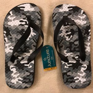 Kids black and white flip flops